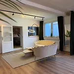 公寓 Work And Relax Design-loft Mit Schreibtisch, Starlink Wifi Und Parkplatz *