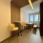 公寓 Work And Relax Design-loft Mit Schreibtisch, Starlink Wifi Und Parkplatz