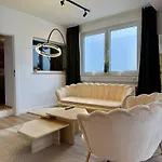 Work And Relax Design-loft Mit Schreibtisch, Starlink Wifi Und Parkplatz 公寓