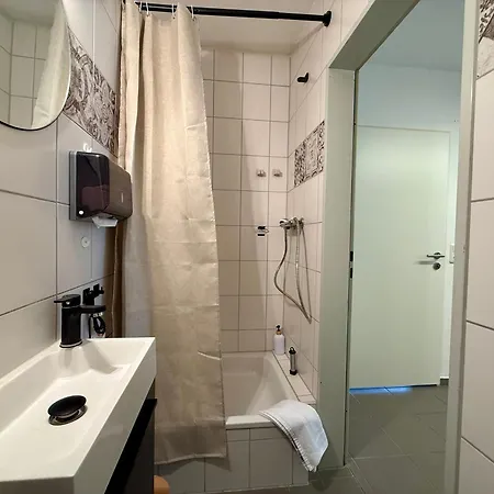 Work And Relax Design-loft Mit Schreibtisch, Starlink Wifi Und Parkplatz Oldenburg